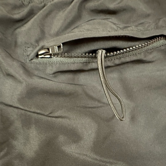 Carhartt Wip black shorts. Never worn. - Picture 3 of 9